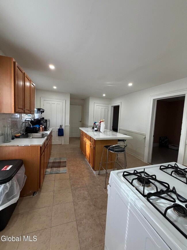 745 5th Ave in Troy, NY - Building Photo - Building Photo