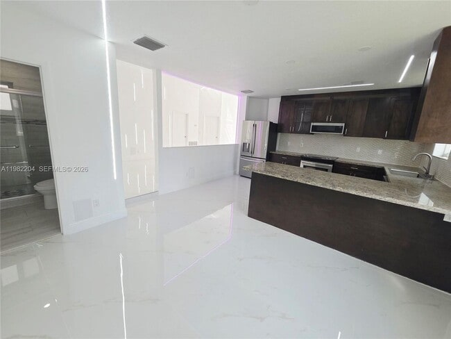 4490 SW 19th St in West Park, FL - Building Photo - Building Photo