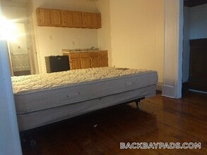 272 Newbury St, Unit 2 in Boston, MA - Building Photo - Building Photo