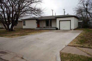 3813 33rd St in Lubbock, TX - Building Photo