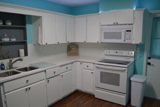 8926 N Lynn Ave in Tampa, FL - Building Photo - Building Photo