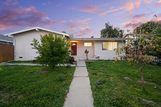 6527 Woodlake Ave in West Hills, CA - Building Photo - Building Photo
