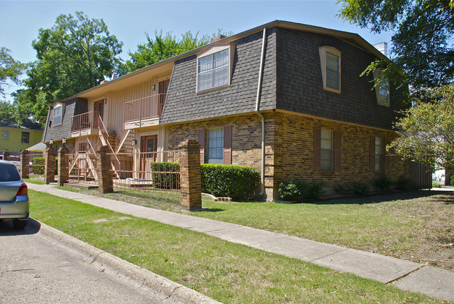 3437 Lovers Ln in Dallas, TX - Foto de edificio - Building Photo