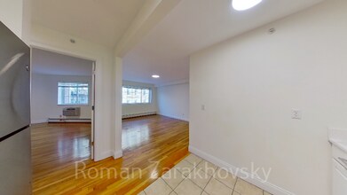 8 Griggs St, Unit 18 in Boston, MA - Building Photo - Building Photo