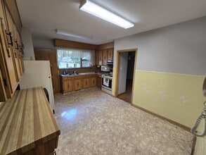 855 Haney St in Winnipeg, MB - Building Photo - Building Photo