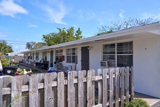 1018 S M St in Lake Worth, FL - Building Photo - Building Photo