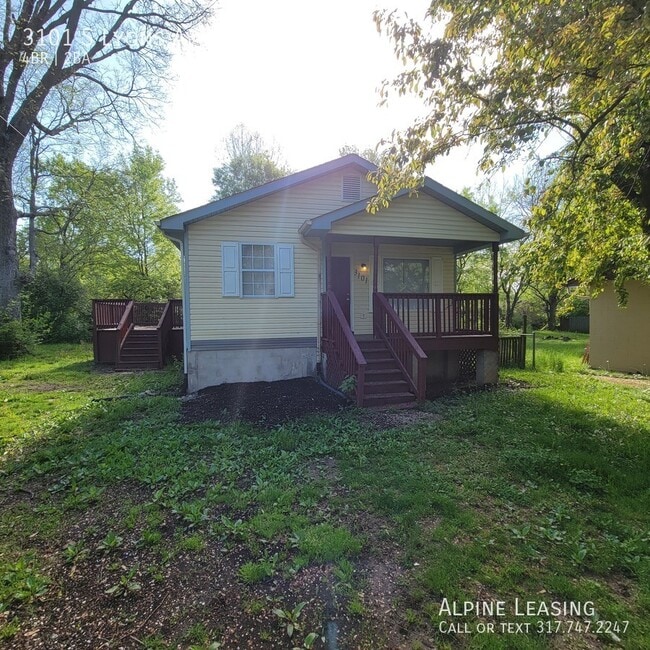 property at 3101 S Lyons Ave