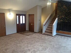 200 Sunrock Dr in Folsom, CA - Building Photo - Building Photo