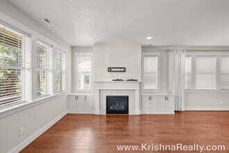 13746 SW Sabrina Ave in Sherwood, OR - Building Photo - Building Photo