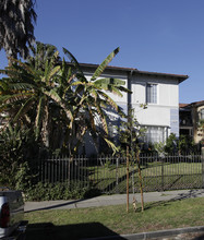 121-123 N Catalina St in Los Angeles, CA - Foto de edificio - Building Photo
