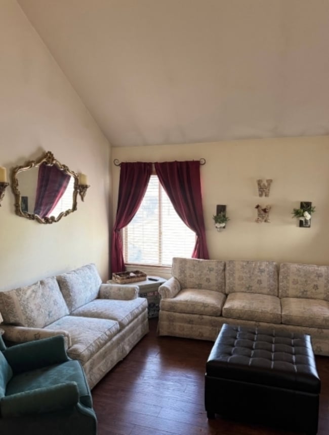 36 Stevens Ct in Bedminster, NJ - Foto de edificio - Building Photo