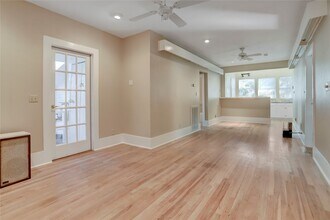 906 2nd St in League City, TX - Building Photo - Building Photo