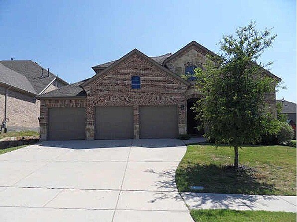 property at 900 Hidden Springs Ct