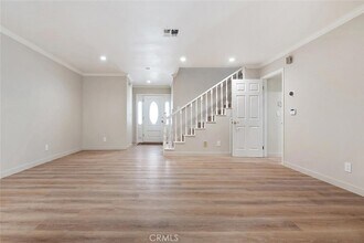 18850 Hatteras St in Los Angeles, CA - Building Photo - Building Photo