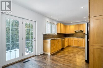 238 Searle Ave in Toronto, ON - Building Photo - Building Photo