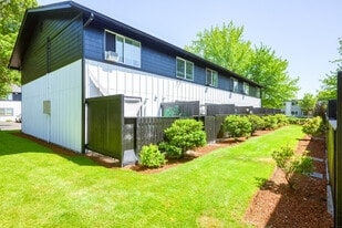 M Street Apartments in Springfield, OR - Building Photo