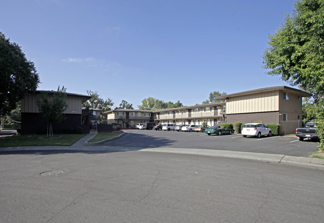 River Bend Park in Rancho Cordova, CA - Building Photo - Building Photo