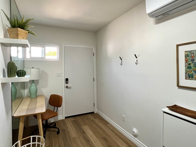 4365 Cerritos Ave in Long Beach, CA - Building Photo - Building Photo