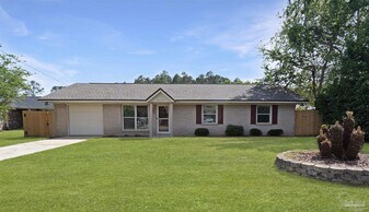 8137 Imperial Dr in Pensacola, FL - Building Photo