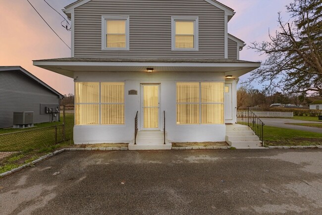 1550 Fall River Ave, Unit 1st floor