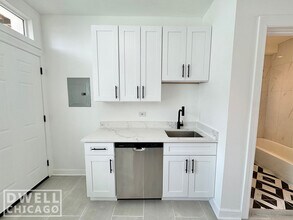 956 N Winchester Ave, Unit 2E in Chicago, IL - Foto de edificio - Building Photo