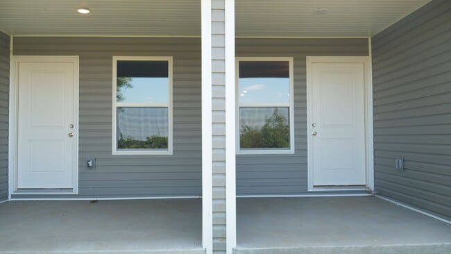 329-B Summit St in Aurora, MO - Building Photo - Building Photo