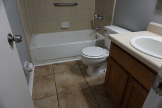 7656 Jana Ln S in Jacksonville, FL - Building Photo - Building Photo