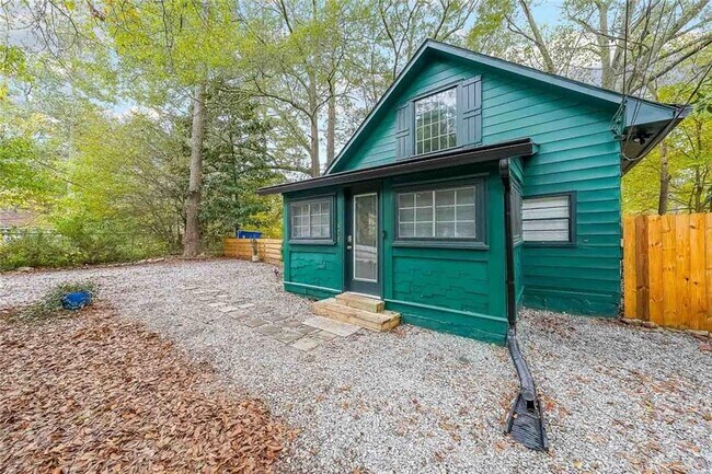 478 Clubhouse Dr in Pine Lake, GA - Building Photo - Building Photo