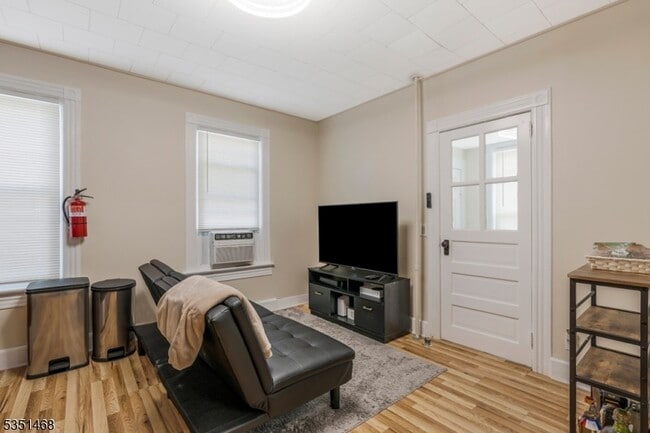 876 Mountain Ave in Mountainside, NJ - Building Photo - Building Photo