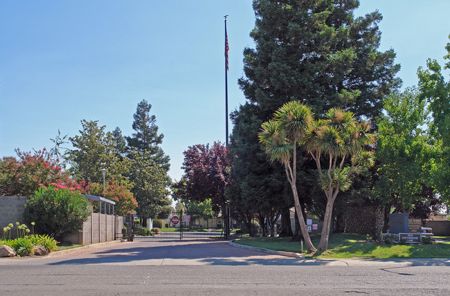 Cottonwood Estates in Sacramento, CA - Foto de edificio - Building Photo