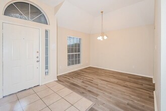 713 Crenshaw Dr in Cedar Hill, TX - Building Photo - Building Photo