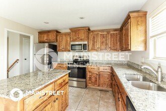 310 Golfview Dr in Pleasant Hill, MO - Building Photo - Building Photo