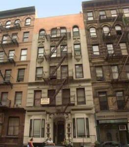 112 E 7th St in New York, NY - Building Photo - Building Photo