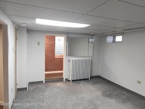 136 Chestnut St in Dunmore, PA - Building Photo - Building Photo