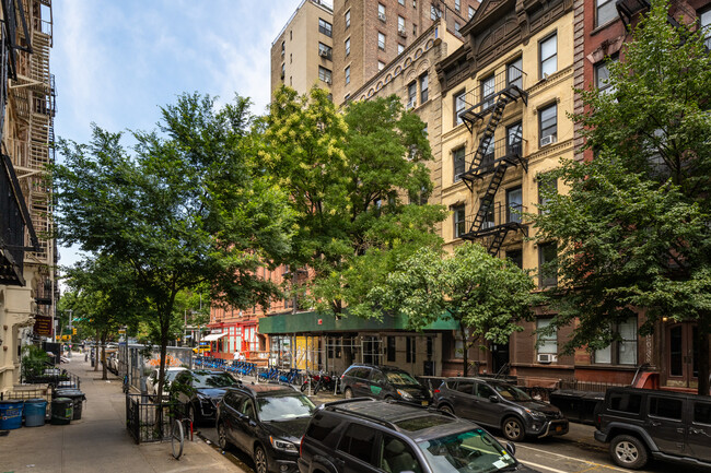 205 E Tenth St in New York, NY - Foto de edificio - Building Photo