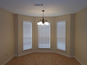 290 Oaksedge Drive in Oakland, TN - Foto de edificio - Building Photo