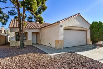 534 Rancho Del Norte Dr, Unit 300TH in North Las Vegas, NV - Building Photo - Building Photo