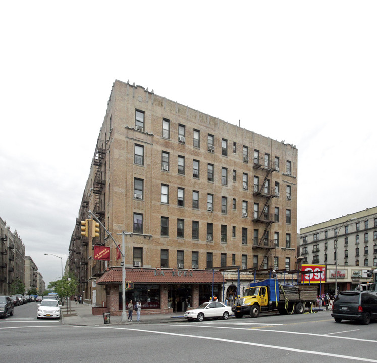 701 W 176th St in New York, NY - Building Photo