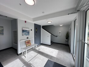 210 First Ave W in Qualicum Beach, BC - Building Photo - Building Photo