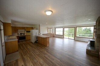 421 Reservoir Rd in Sequim, WA - Building Photo - Building Photo