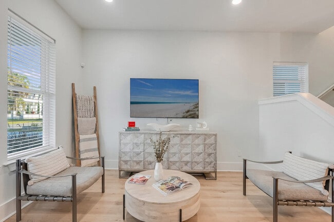 223 E Lakeshore Dr in Panama City Beach, FL - Building Photo - Building Photo