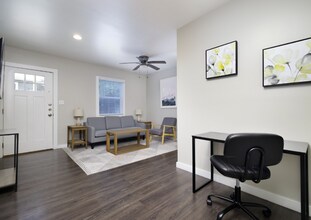 118 Delaware St in San Antonio, TX - Building Photo - Building Photo