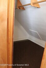 112 1st St in Olyphant, PA - Building Photo - Building Photo