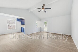 1547 Oakbrook St in Lancaster, TX - Building Photo - Building Photo