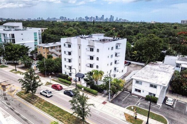 3051 SW 27th Ave in Miami, FL - Building Photo - Building Photo