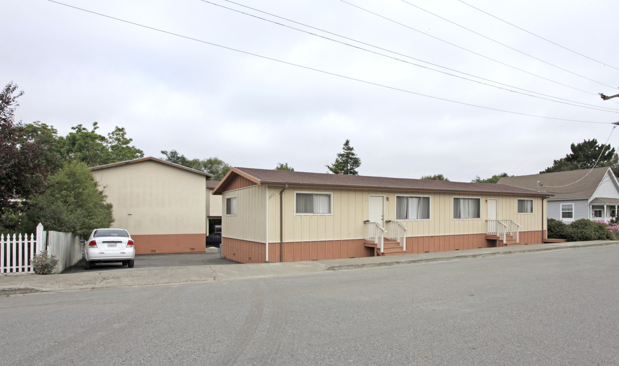 323 Stage Rd in Pescadero, CA - Building Photo