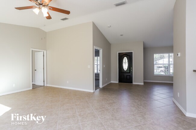 1860 Kim Acres Ln in Dover, FL - Building Photo - Building Photo