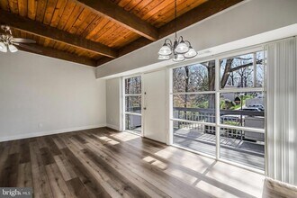 7758 Donnybrook Ct, Unit 201 in Annandale, VA - Building Photo - Building Photo