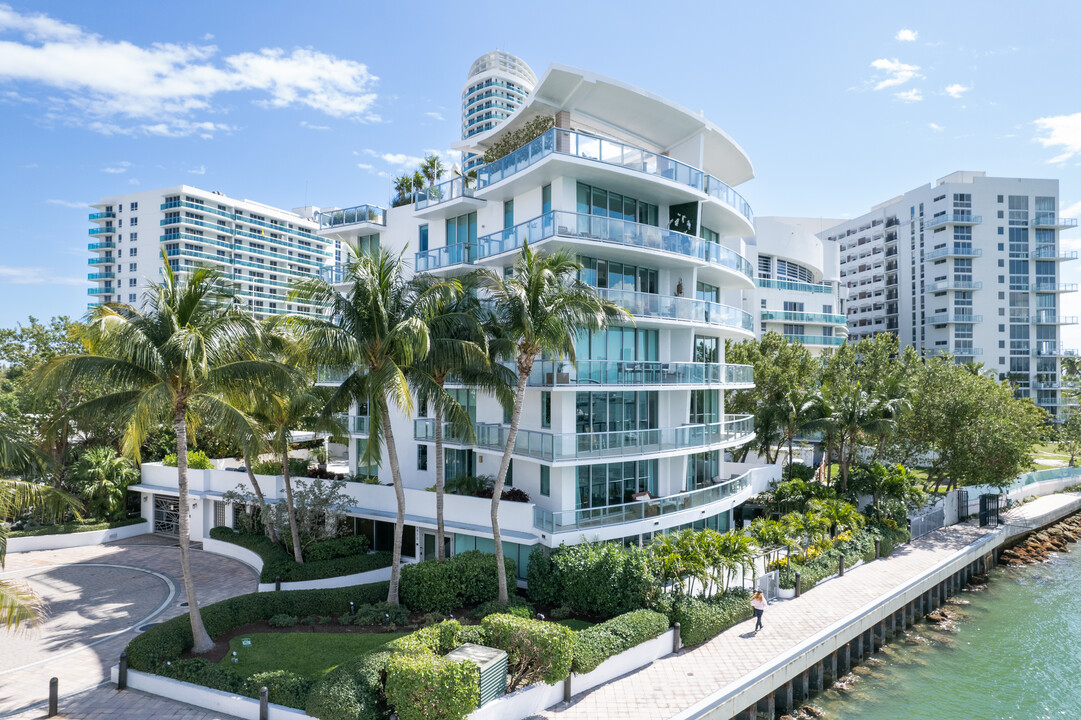 1470 16th St in Miami Beach, FL - Building Photo