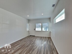21 Lake House Ct in Sacramento, CA - Building Photo - Building Photo